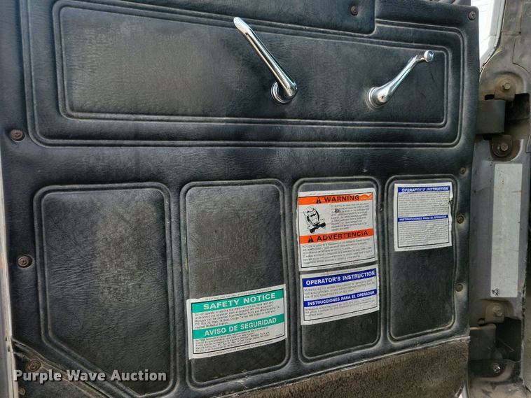 image for item NB9983 1991 Mack RD690S ready mix truck