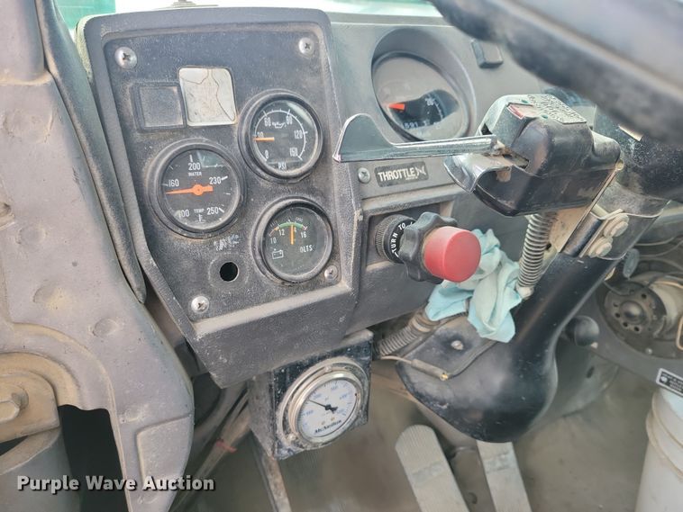 image for item NB9983 1991 Mack RD690S ready mix truck