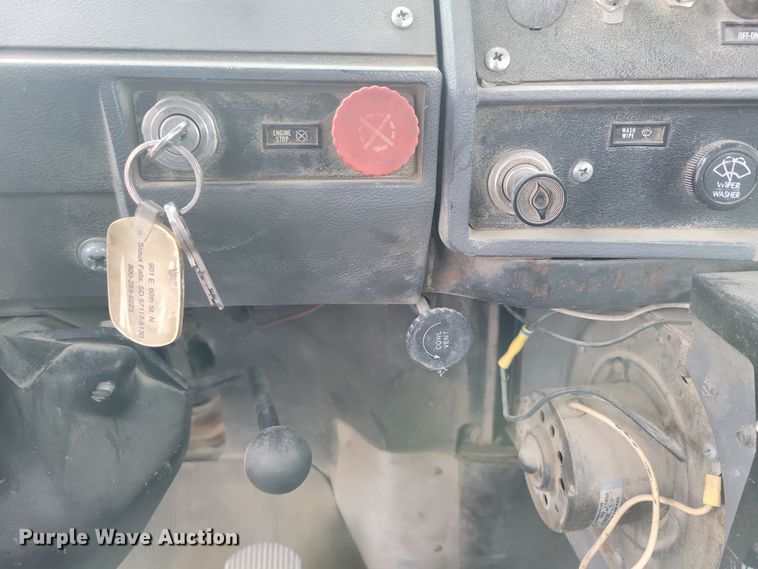 image for item NB9983 1991 Mack RD690S ready mix truck