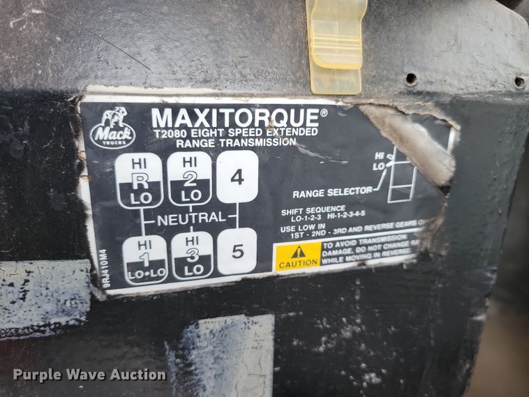 image for item NB9983 1991 Mack RD690S ready mix truck