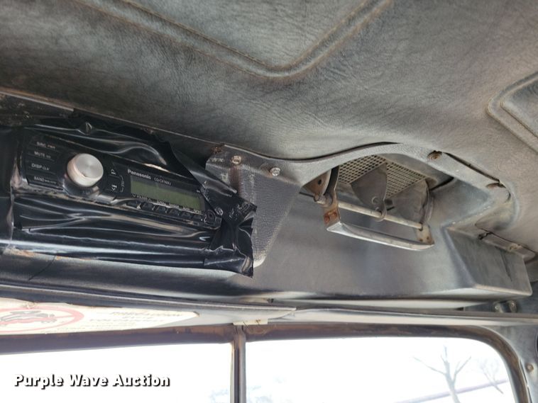 image for item NB9983 1991 Mack RD690S ready mix truck