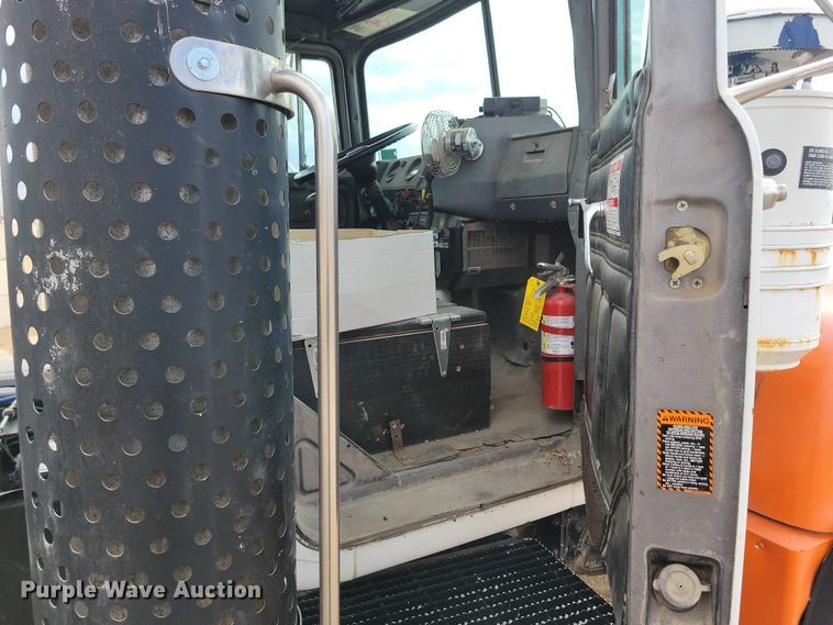 image for item NB9983 1991 Mack RD690S ready mix truck