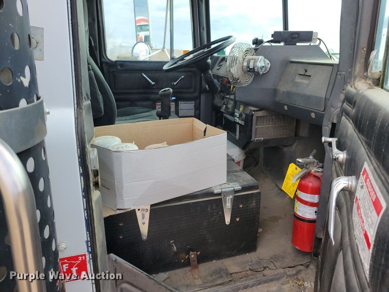 image for item NB9983 1991 Mack RD690S ready mix truck