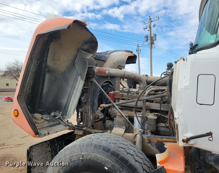 image for item NB9983 1991 Mack RD690S ready mix truck