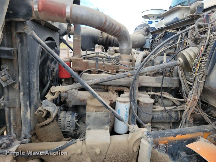 image for item NB9983 1991 Mack RD690S ready mix truck