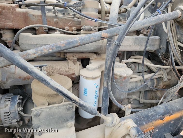 image for item NB9983 1991 Mack RD690S ready mix truck