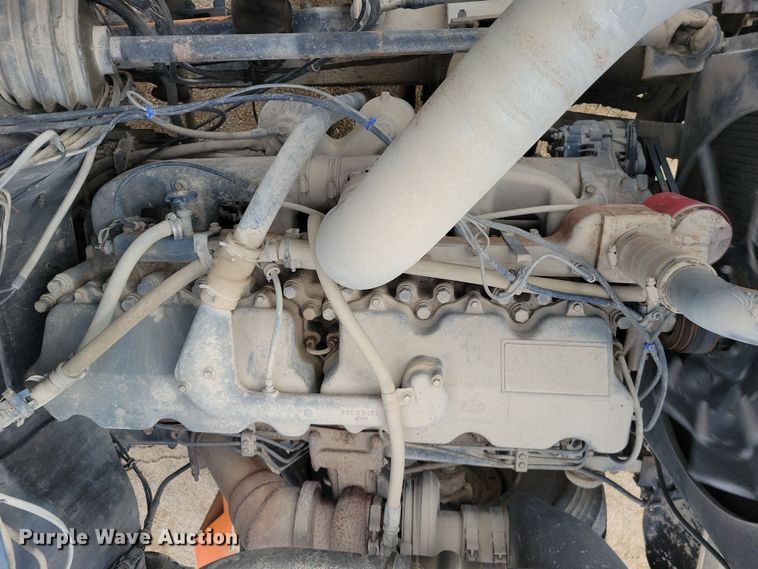 image for item NB9983 1991 Mack RD690S ready mix truck