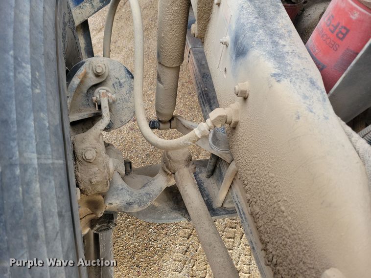 image for item NB9983 1991 Mack RD690S ready mix truck