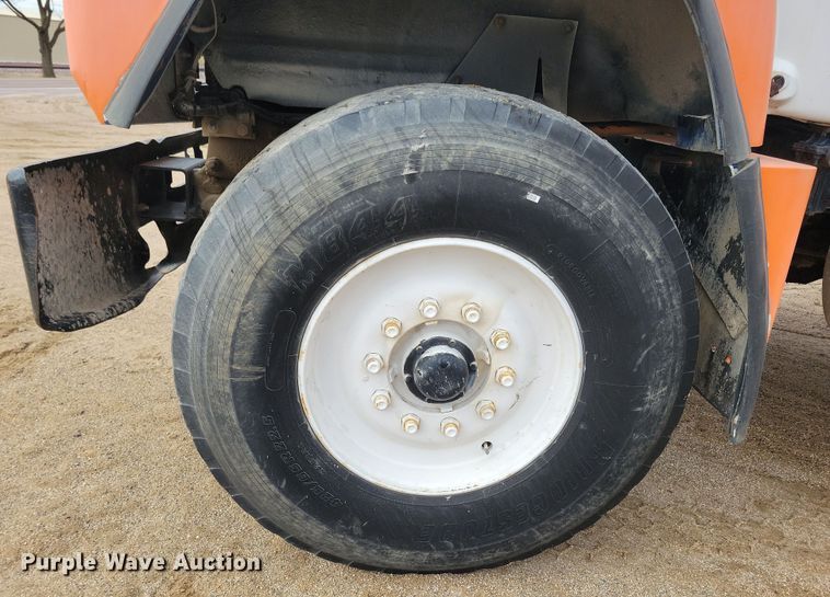 image for item NB9983 1991 Mack RD690S ready mix truck