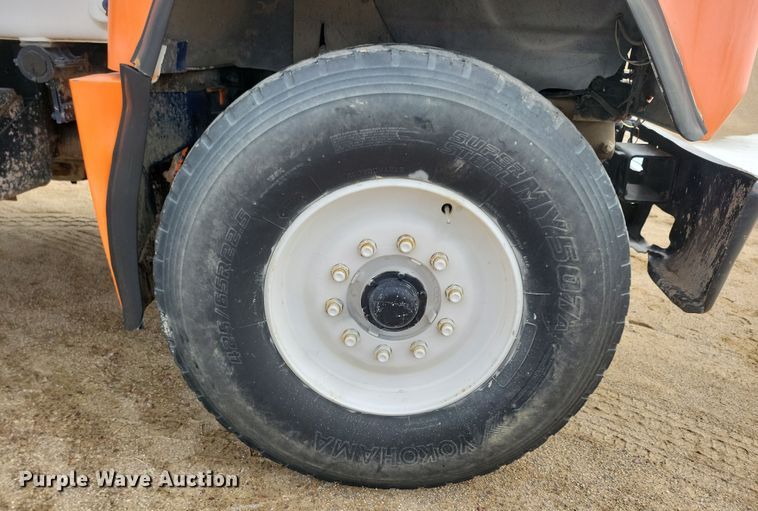 image for item NB9983 1991 Mack RD690S ready mix truck