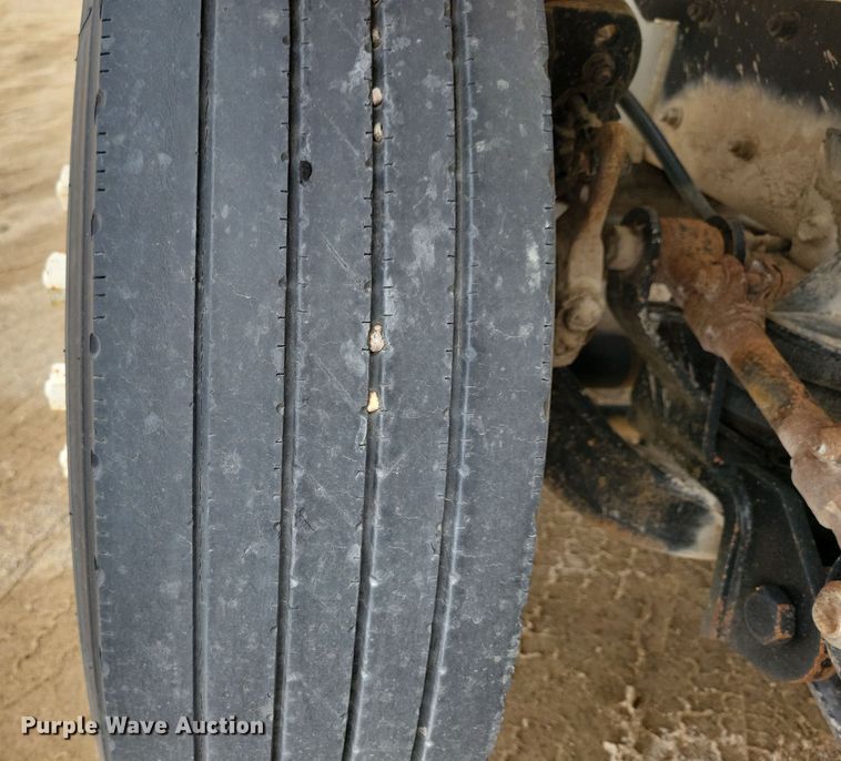 image for item NB9983 1991 Mack RD690S ready mix truck