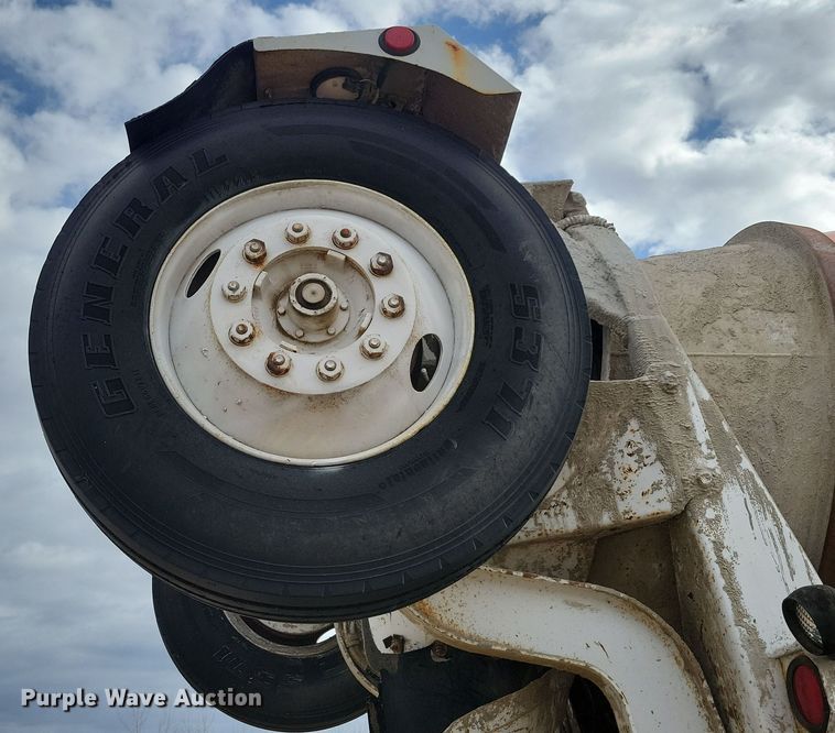 image for item NB9983 1991 Mack RD690S ready mix truck