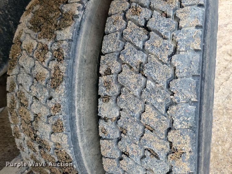 image for item NB9983 1991 Mack RD690S ready mix truck