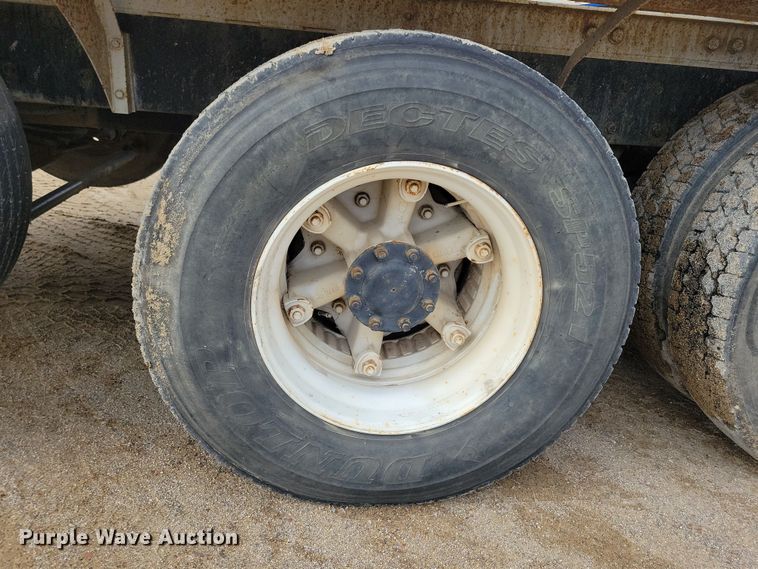 image for item NB9983 1991 Mack RD690S ready mix truck