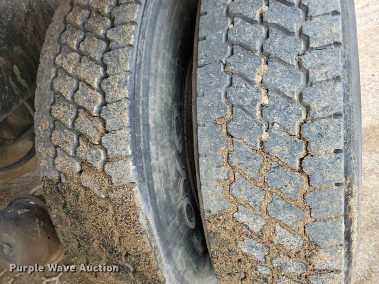 image for item NB9983 1991 Mack RD690S ready mix truck