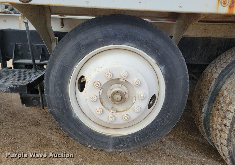 image for item NB9983 1991 Mack RD690S ready mix truck