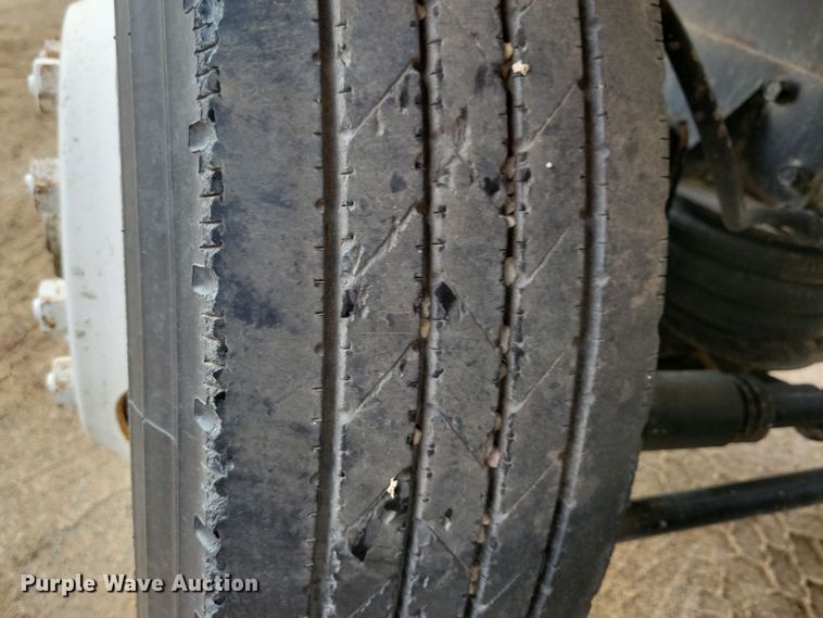 image for item NB9983 1991 Mack RD690S ready mix truck