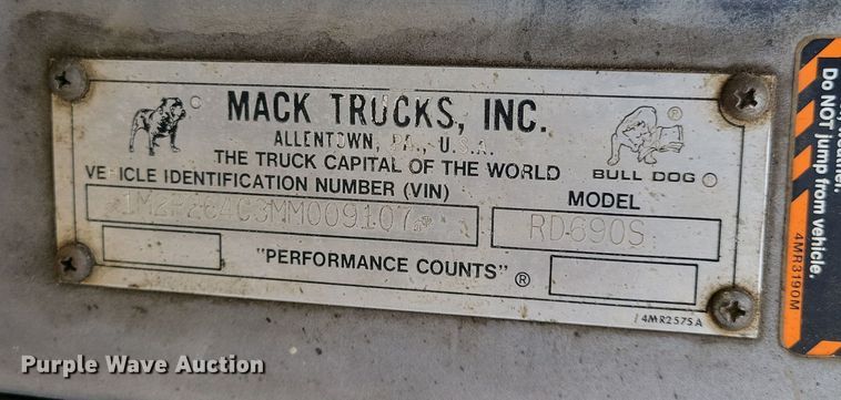 image for item NB9983 1991 Mack RD690S ready mix truck