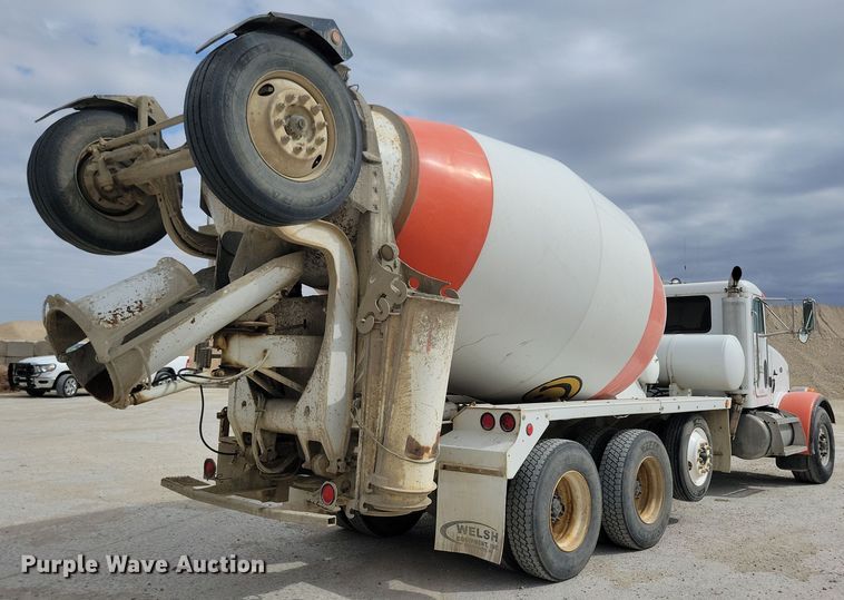 image for item NB9984 2004 Peterbilt 357 ready mix truck