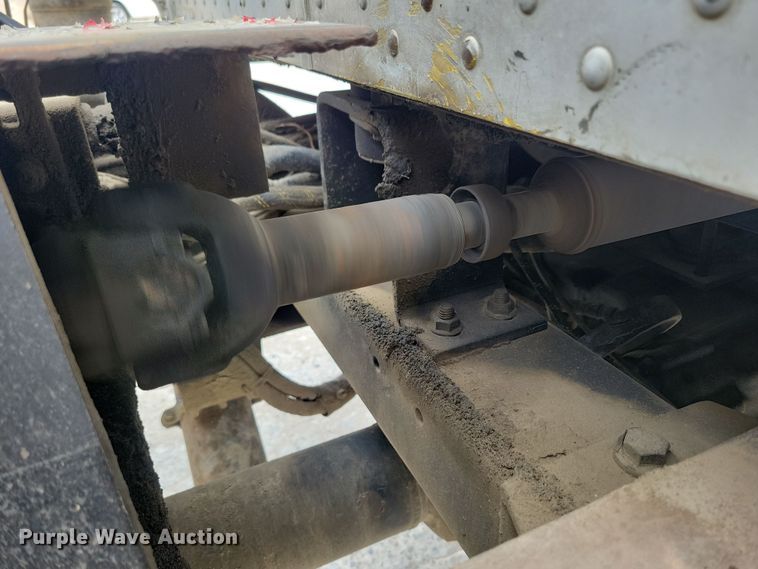 image for item NB9984 2004 Peterbilt 357 ready mix truck