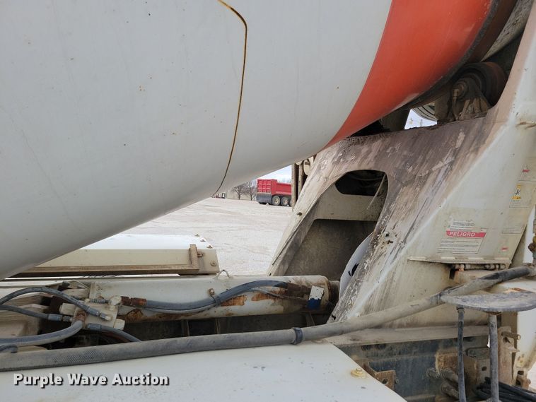 image for item NB9984 2004 Peterbilt 357 ready mix truck
