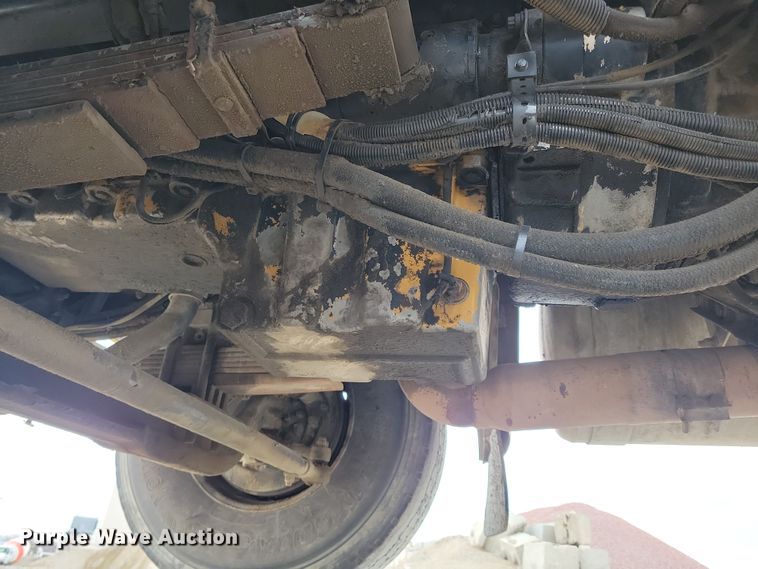 image for item NB9984 2004 Peterbilt 357 ready mix truck