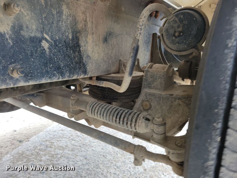 image for item NB9984 2004 Peterbilt 357 ready mix truck