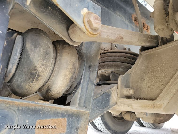 image for item NB9984 2004 Peterbilt 357 ready mix truck