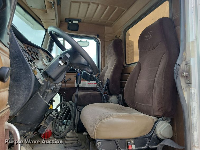 image for item NB9984 2004 Peterbilt 357 ready mix truck