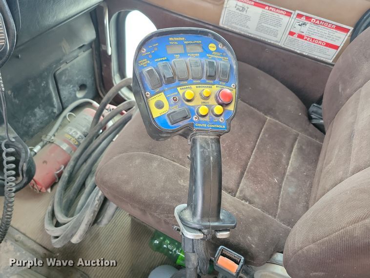 image for item NB9984 2004 Peterbilt 357 ready mix truck