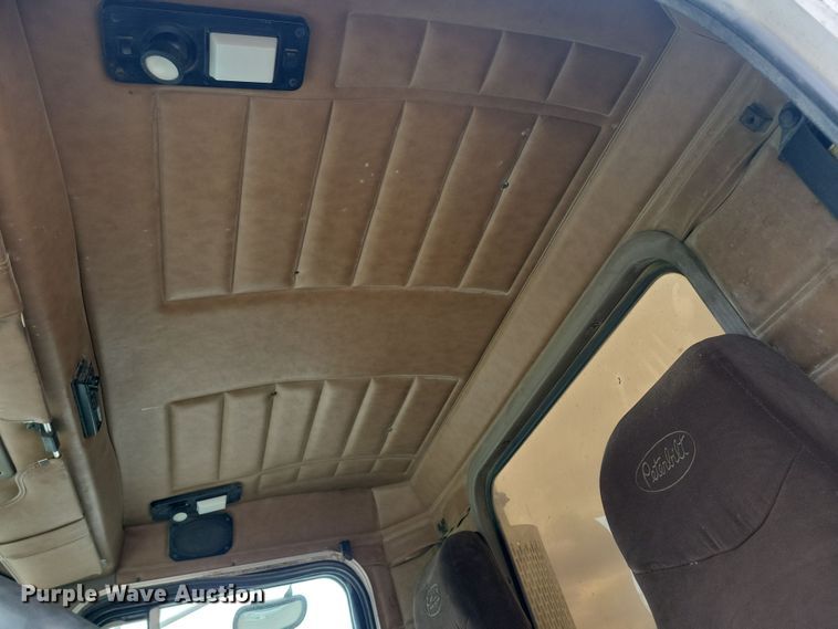 image for item NB9984 2004 Peterbilt 357 ready mix truck