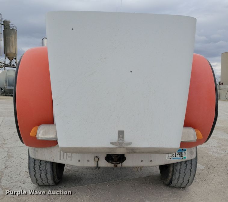 image for item NB9984 2004 Peterbilt 357 ready mix truck