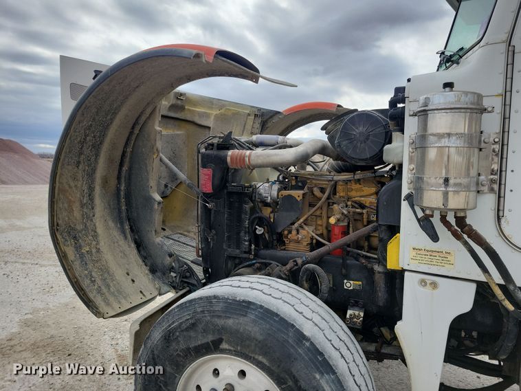 image for item NB9984 2004 Peterbilt 357 ready mix truck