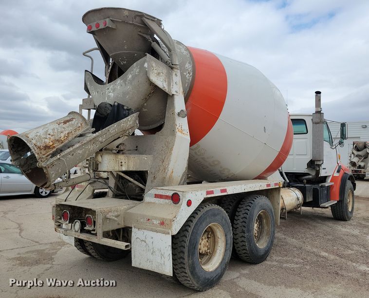 image for item NB9985 1999 Sterling LT8513 ready mix truck