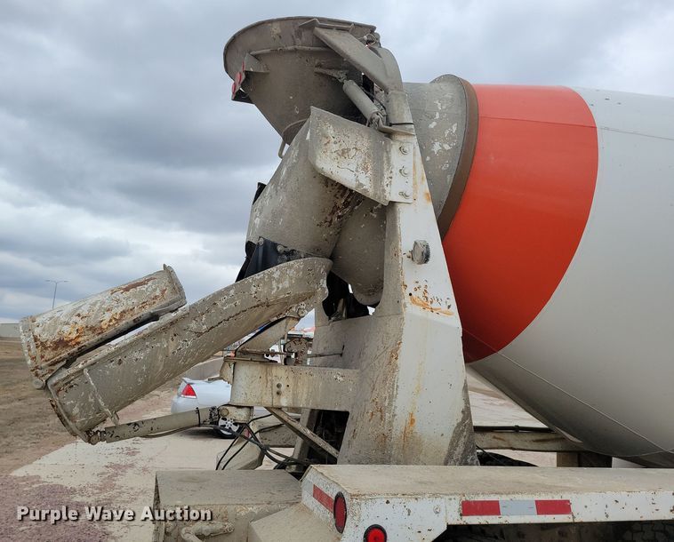 image for item NB9985 1999 Sterling LT8513 ready mix truck