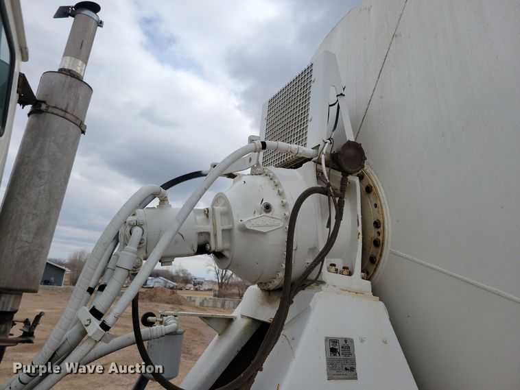 image for item NB9985 1999 Sterling LT8513 ready mix truck