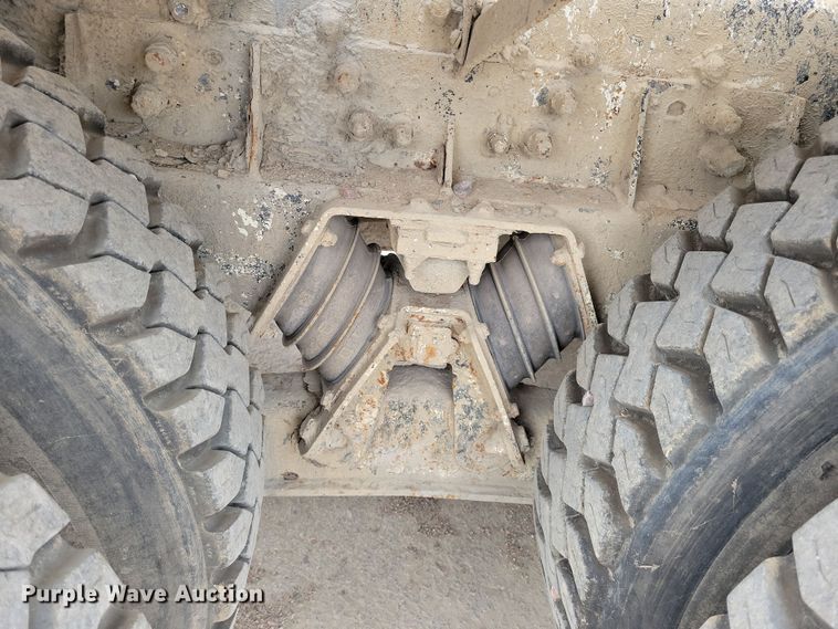 image for item NB9985 1999 Sterling LT8513 ready mix truck