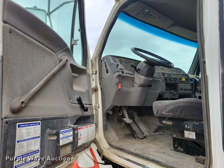 image for item NB9985 1999 Sterling LT8513 ready mix truck