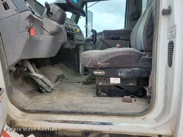 image for item NB9985 1999 Sterling LT8513 ready mix truck