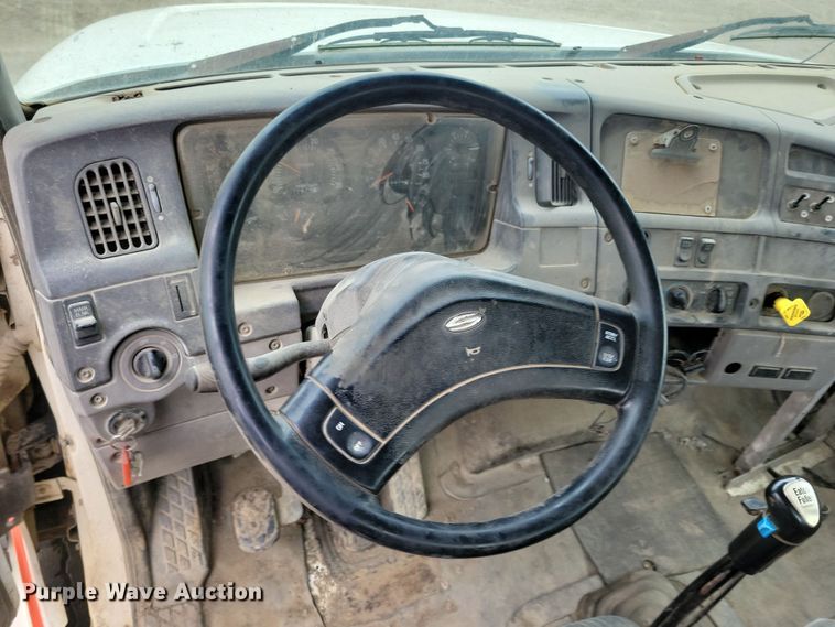 image for item NB9985 1999 Sterling LT8513 ready mix truck