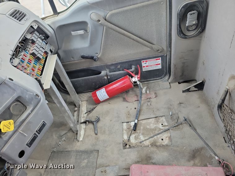 image for item NB9985 1999 Sterling LT8513 ready mix truck