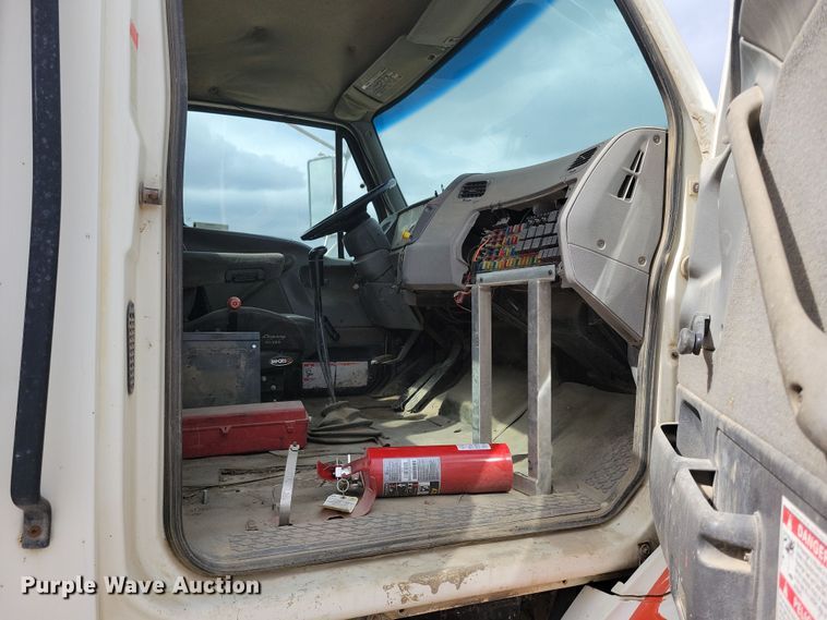 image for item NB9985 1999 Sterling LT8513 ready mix truck