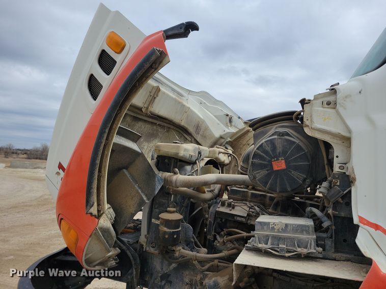 image for item NB9985 1999 Sterling LT8513 ready mix truck