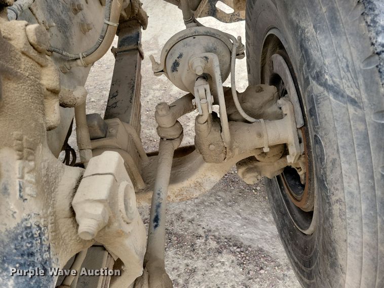 image for item NB9985 1999 Sterling LT8513 ready mix truck