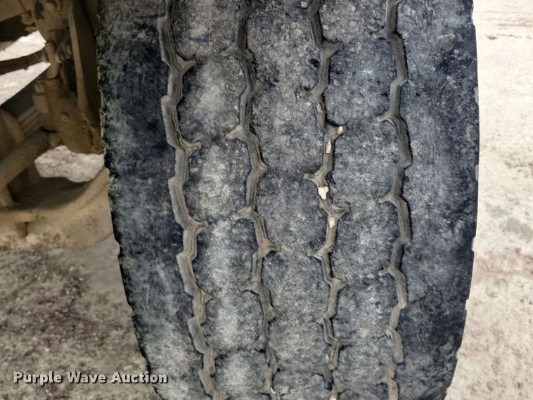 image for item NB9985 1999 Sterling LT8513 ready mix truck