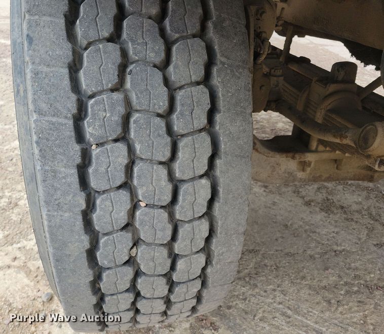 image for item NB9985 1999 Sterling LT8513 ready mix truck