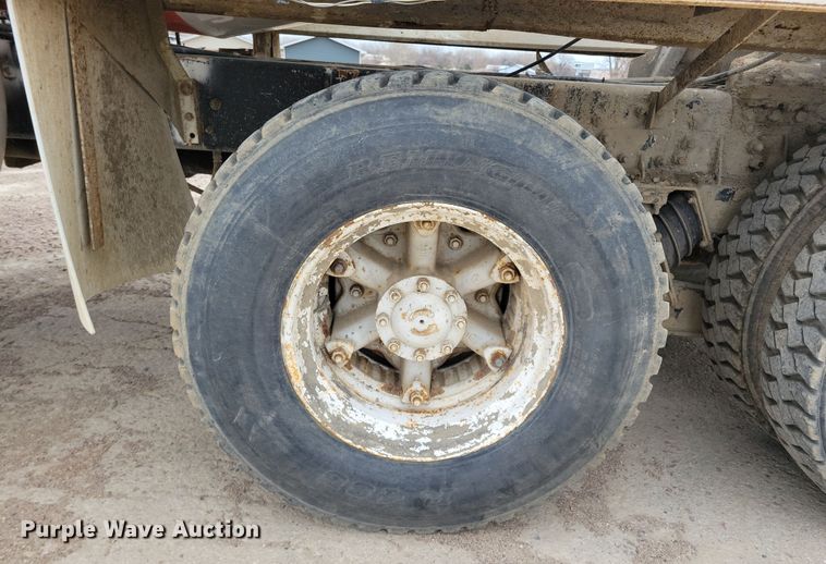 image for item NB9985 1999 Sterling LT8513 ready mix truck