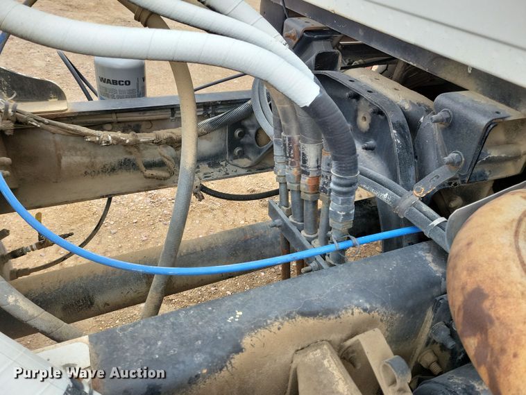 image for item NB9986 1999 Sterling LT8513 ready mix truck