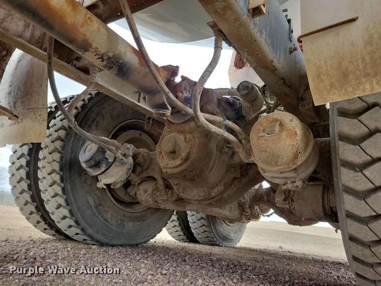 image for item NB9986 1999 Sterling LT8513 ready mix truck