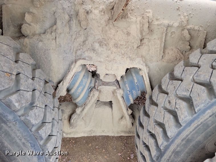 image for item NB9986 1999 Sterling LT8513 ready mix truck